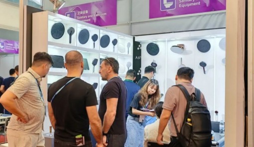广交会进行中！全球客商汇聚汉顺展馆！